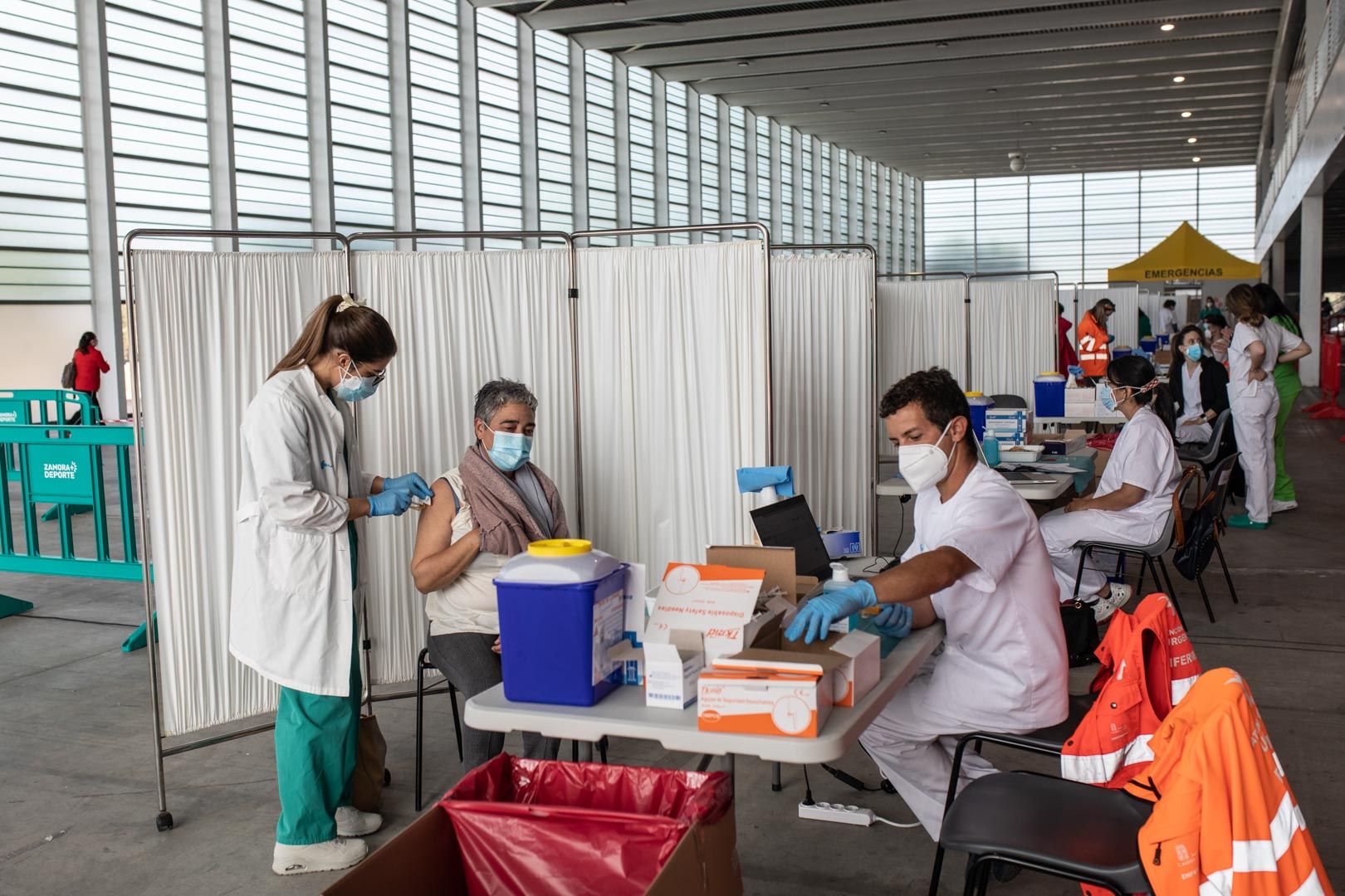 GALERÍA | Primera jornada de vacunación masiva en Ifeza