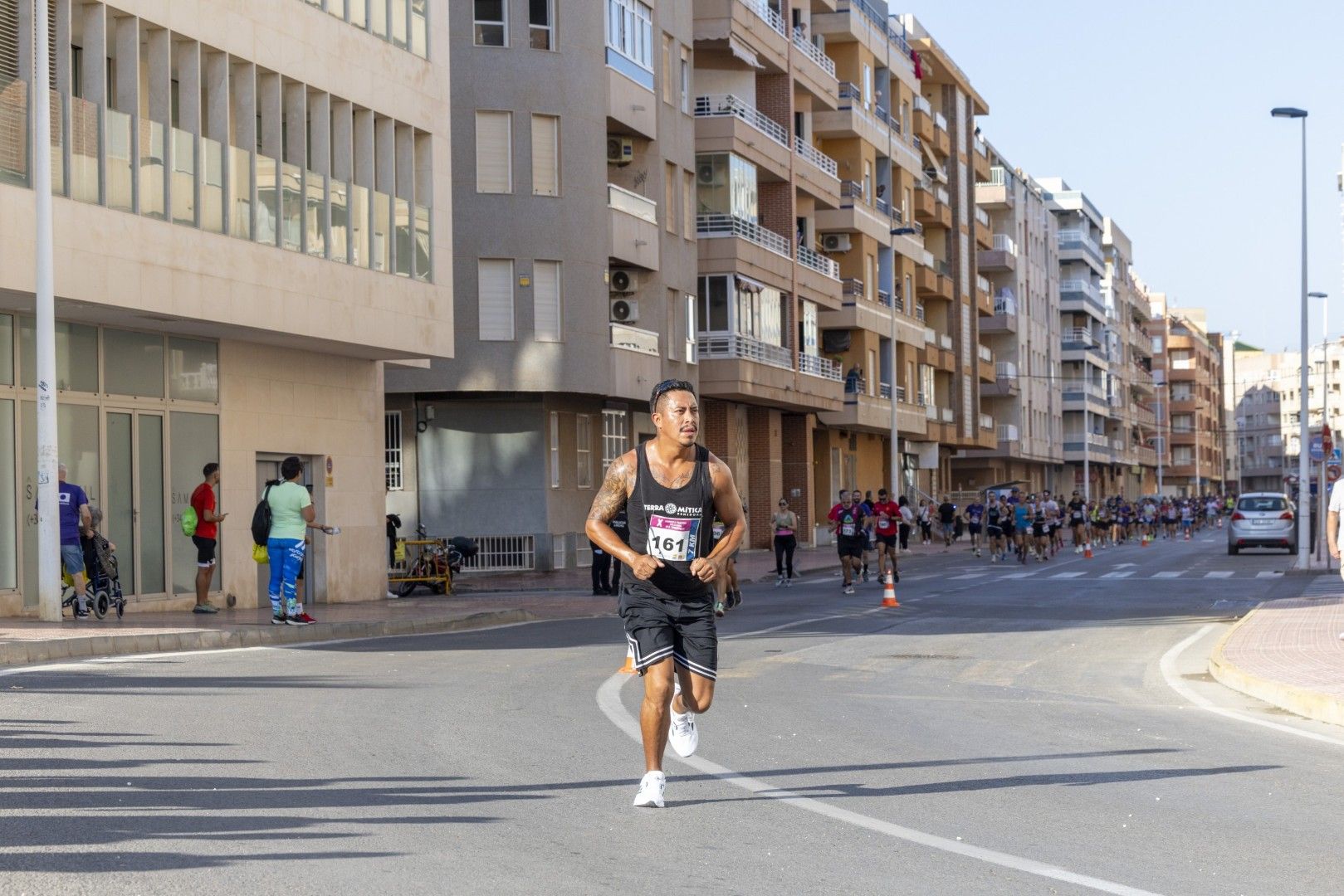 Así fue en imágenes una nueva edición de la carrera solidaria de AFA Torrevieja