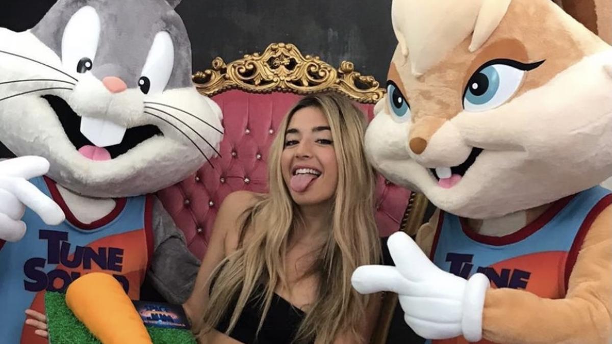 Lola Índigo donarà veu a un personatge dels Looney Tunes i revifa la polèmica dels actors de doblatge