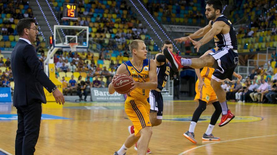 El Granca (7º) iguala a triunfos con el Tenerife (6º)