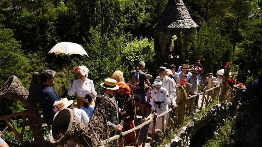 Alcalde la Pobla de Lillet: "el que ens està passant amb l'Any Gaudí és espectacular. La Fira Modernista ha arribat per quedar-se"