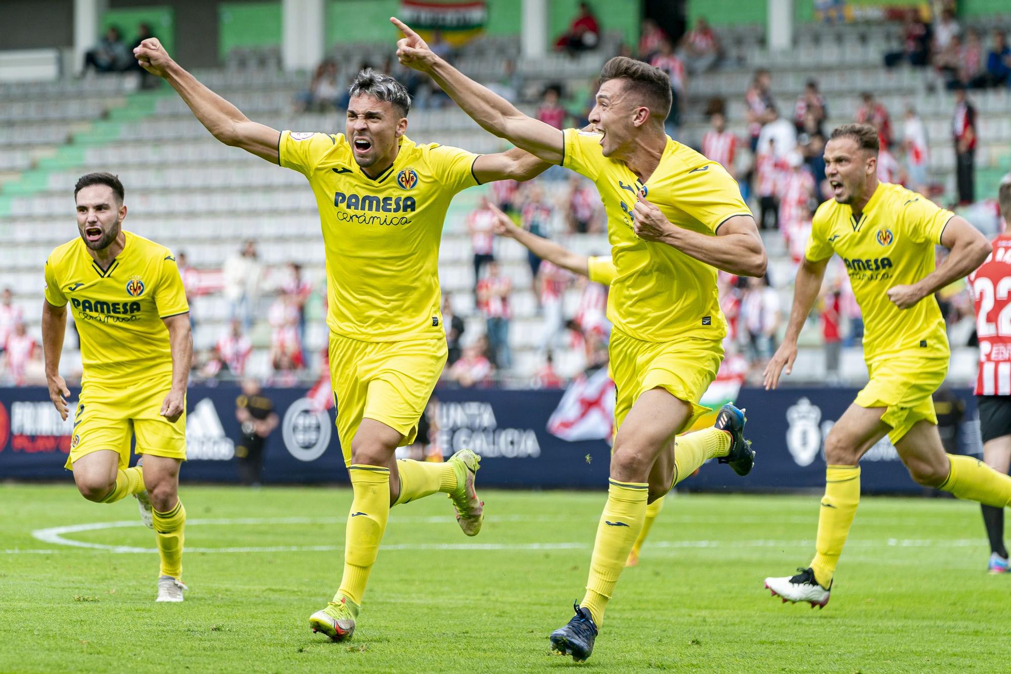 Los jugadores del Villarreal B celebran el triunfo ante el Logroñés. Juego 5.jpg