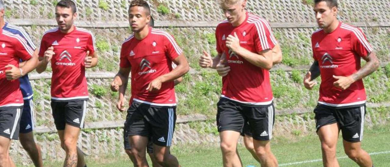 Aspas, Bongonda, Wass y Mallo se ejercitan ayer, en Villach, antes de regresar a Alemania. // Mela Blázquez