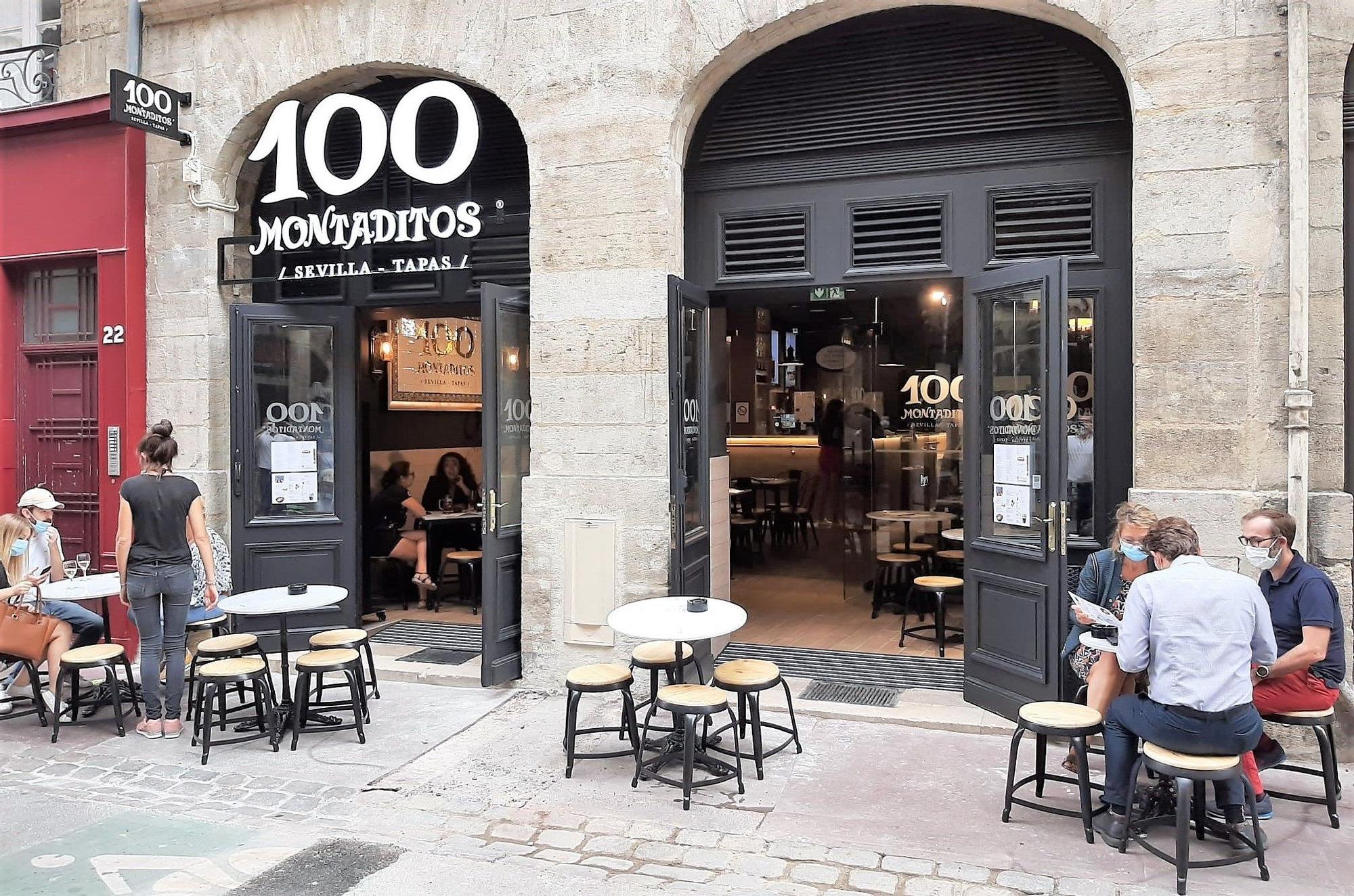 Un local de 100 Montaditos, una de las franquicias de Restalia, en Sevilla.