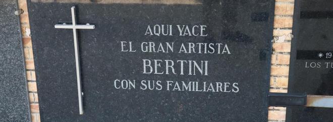 Sepulcros con historia en el Cementerio General