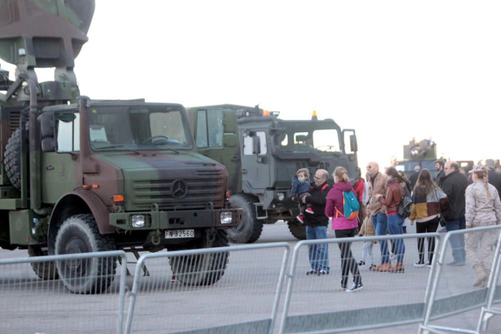 Buque de la Armada Juan Carlos I en la Marina de València