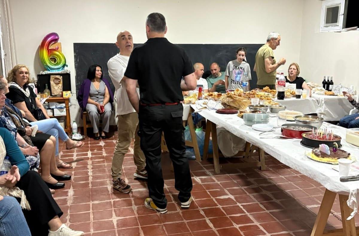Ambiente en la celebración de la inauguración del centro social de Otero y La Sala, en Salas.