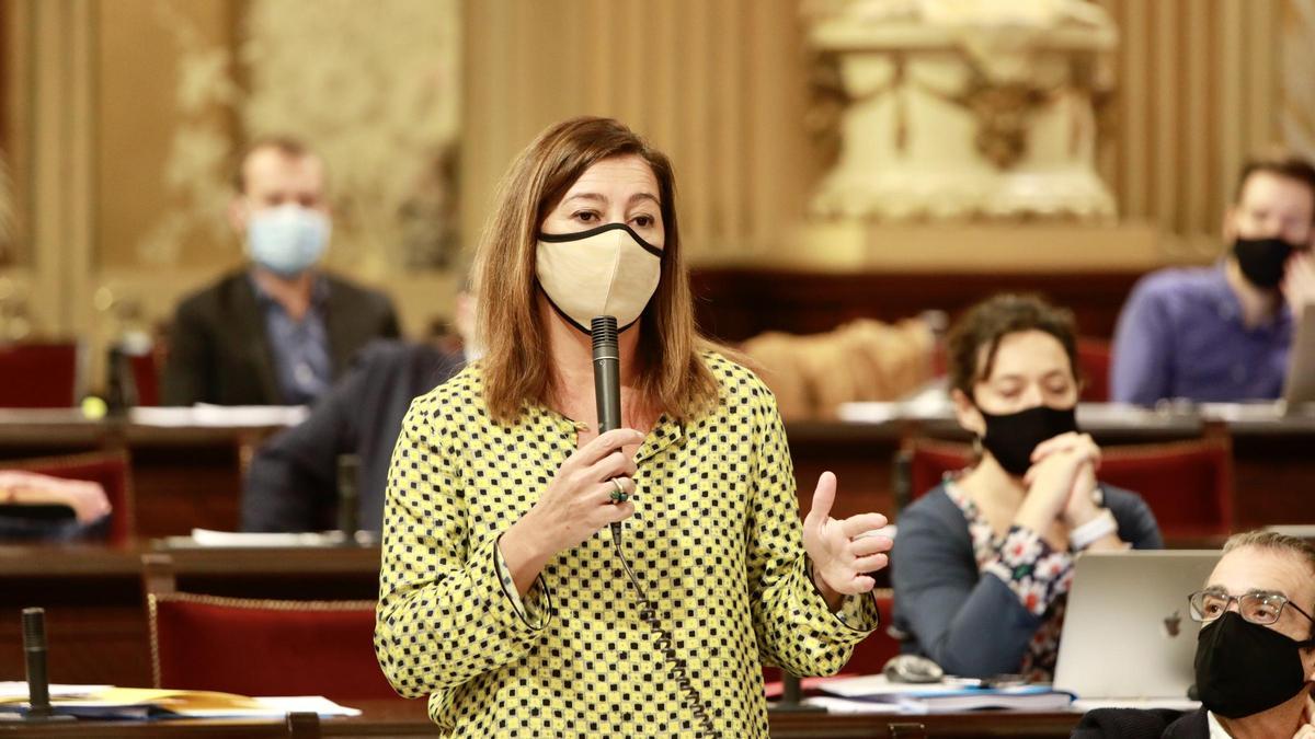Francina Armengol en el Parlament.