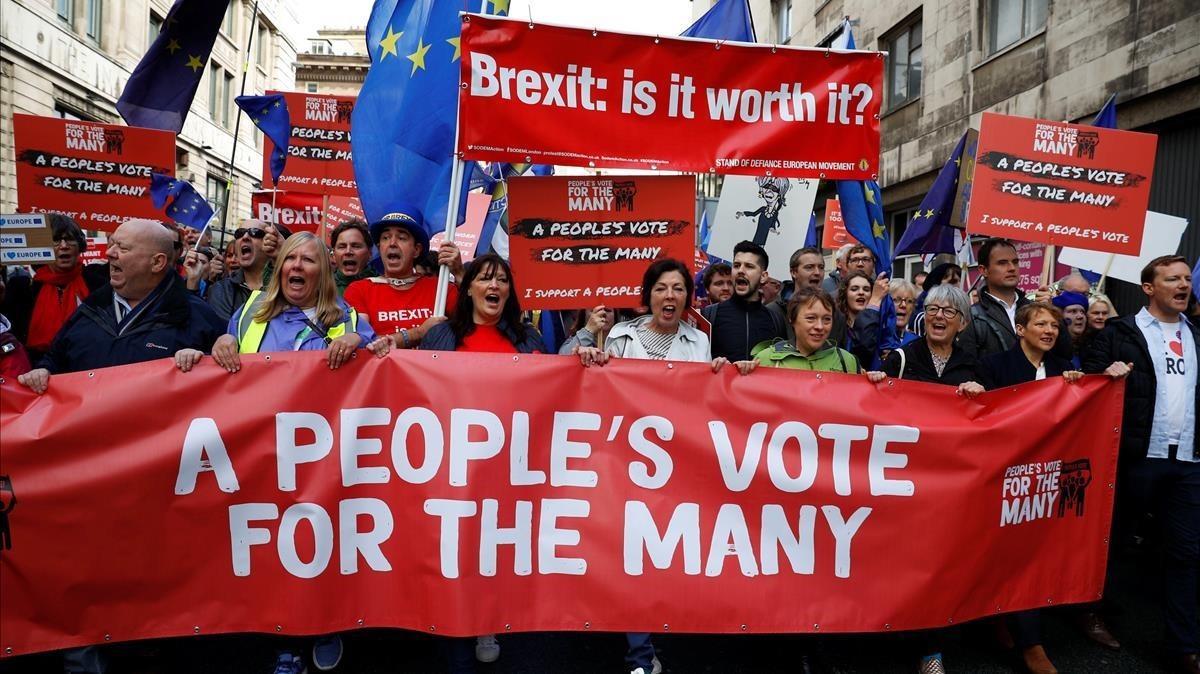 zentauroepp45160694 anti brexit supporters demonstrate in the centre of the city180923214855