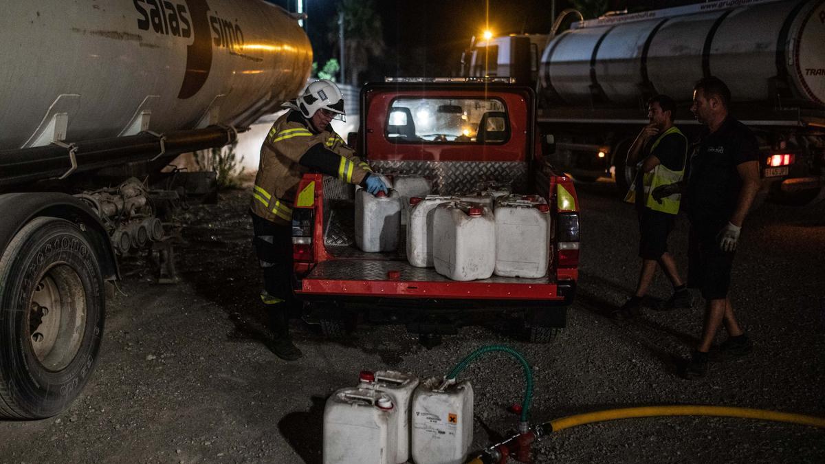 Declarado un fuego en el desguace de Ca Na Negreta