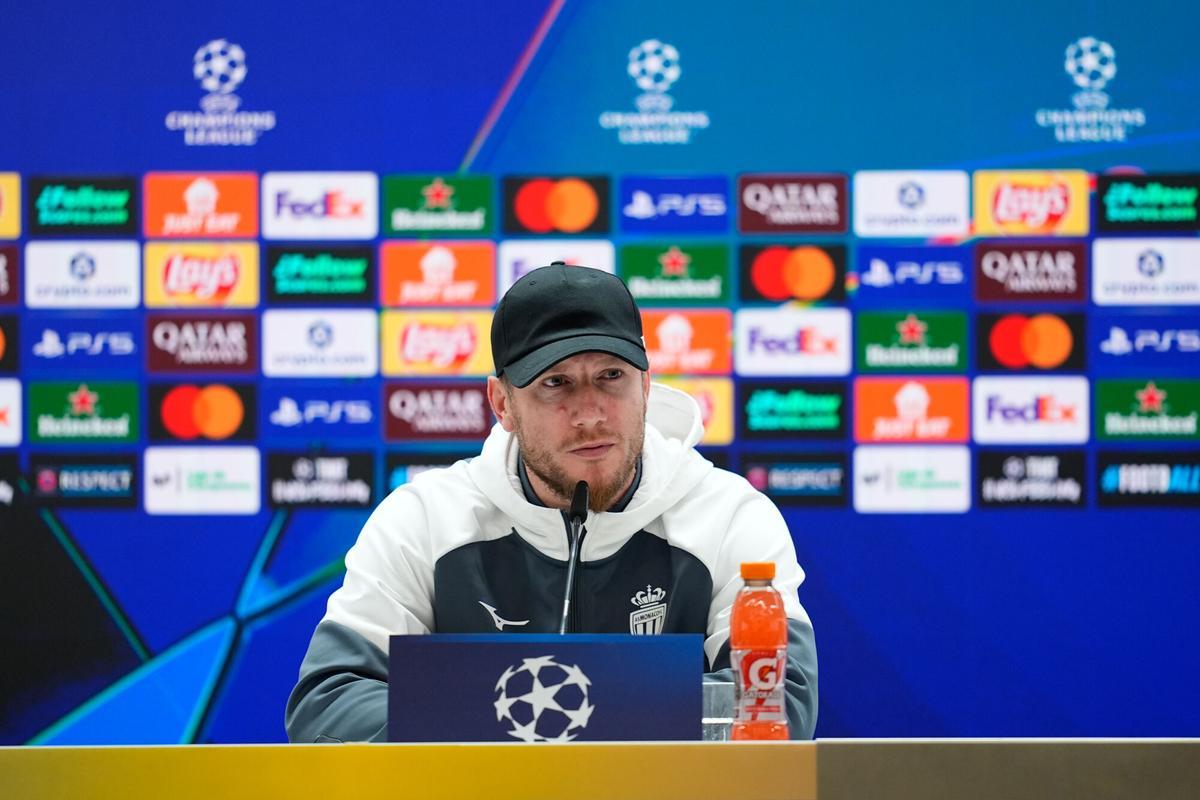 Sébastien Pocognoli, entrenador del Mónaco, ayer en el Bernabéu.