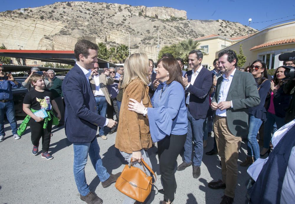 Casado propone en Alicante que todas las oposiciones se desarrollen en castellano.