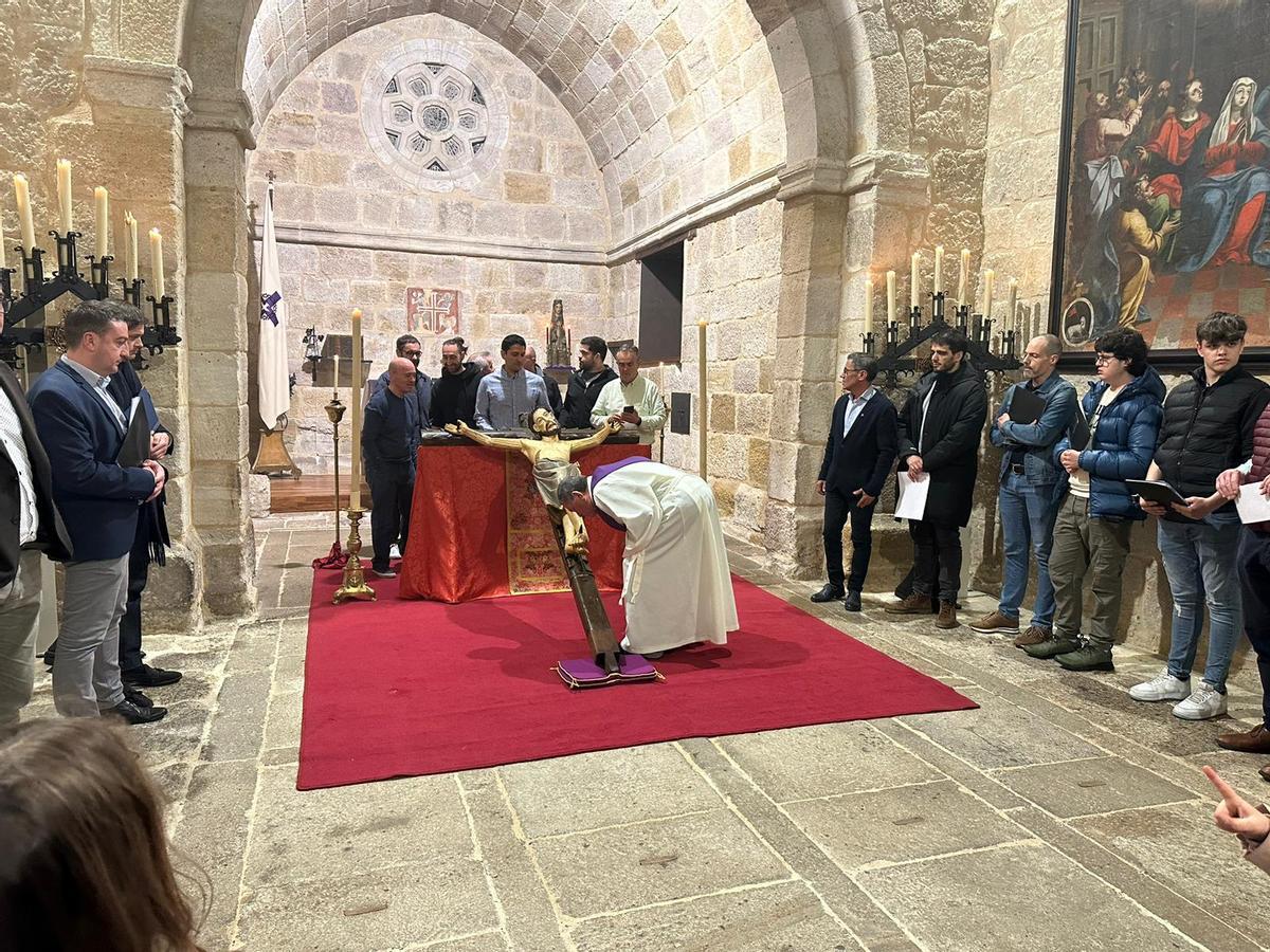 El Cristo, una vez finalizado el descendimiento.