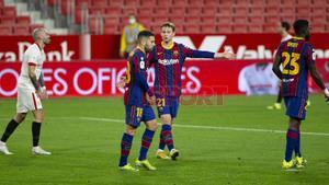 Decepción de los jugadores del FC Barcelona durante el partido de ida de Copa del Rey entre el Sevilla y el FC Barcelona disputado en el Sánchez Pizjuan.