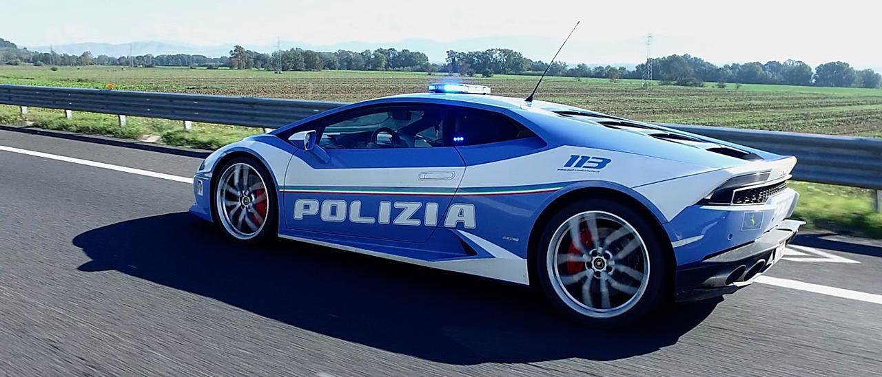 La 'Polizia Stradale' en Italia va con Lamborghini