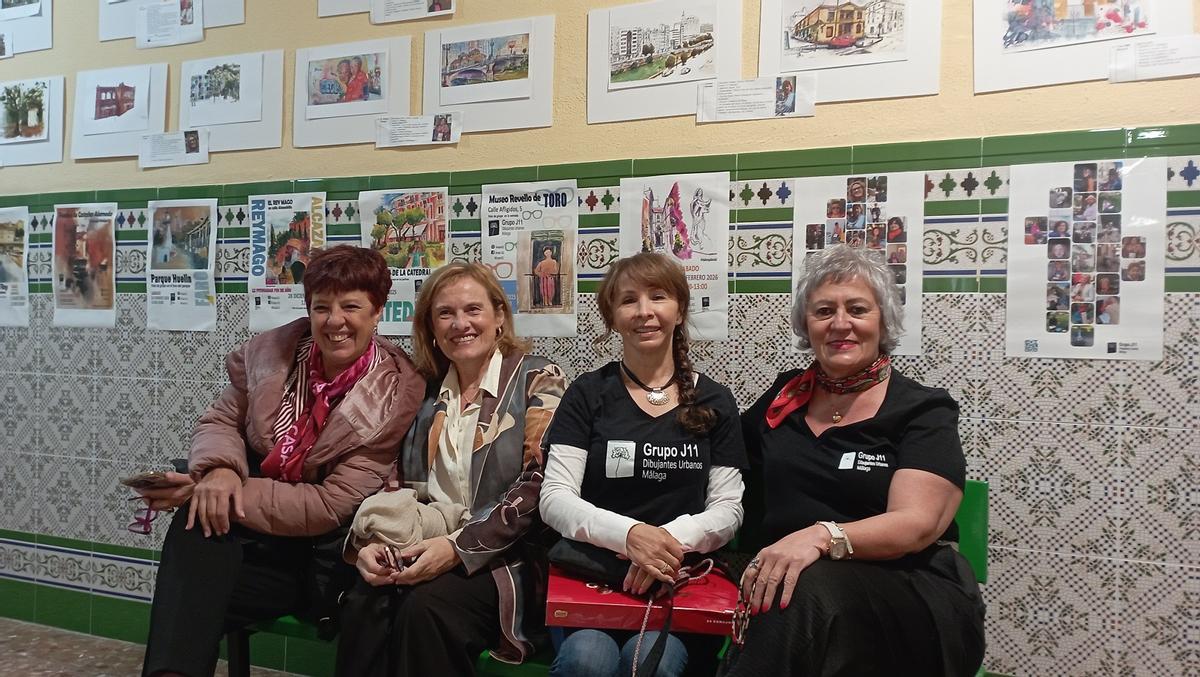 Cuatro dibujantes del Grupo J11, con sus obras en la Escuela Oficial de Idiomas, la primera por la derecha, Lola Gil.