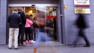 zentauroepp28423103 madrid 22 01 2015   economia  colas en la oficina de empleo 180904092646