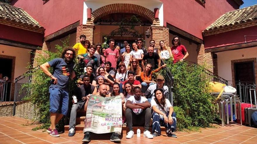 Jóvenes participan en un campamento creativo de CIC Batá en Villafranca