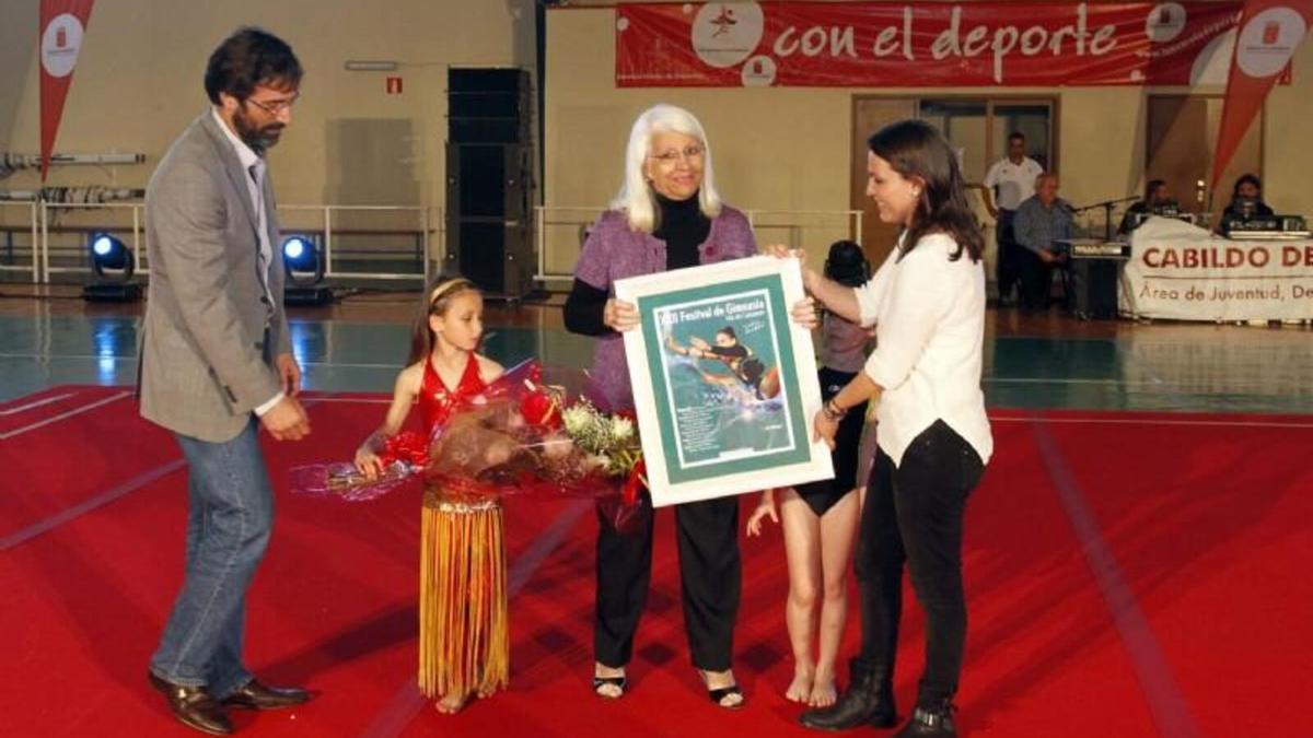 Lolina Curbelo en uno de los festivales de gimnasia en la Ciudad Deportiva Lanzarote.