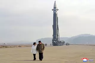 Kim Jong-un preside el lanzamiento de un misil intercontinental y pide "acelerar la disuasión nuclear"