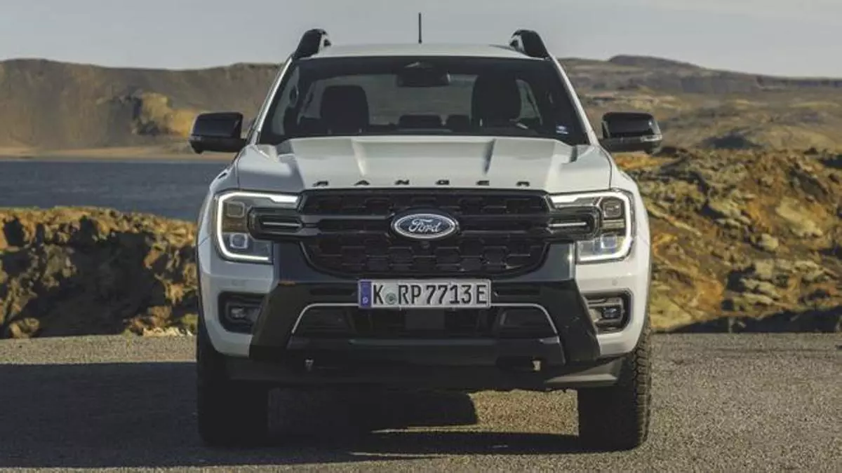 La Ford Ranger se pasa al lado 'verde' y estrena motor hbrido enchufable