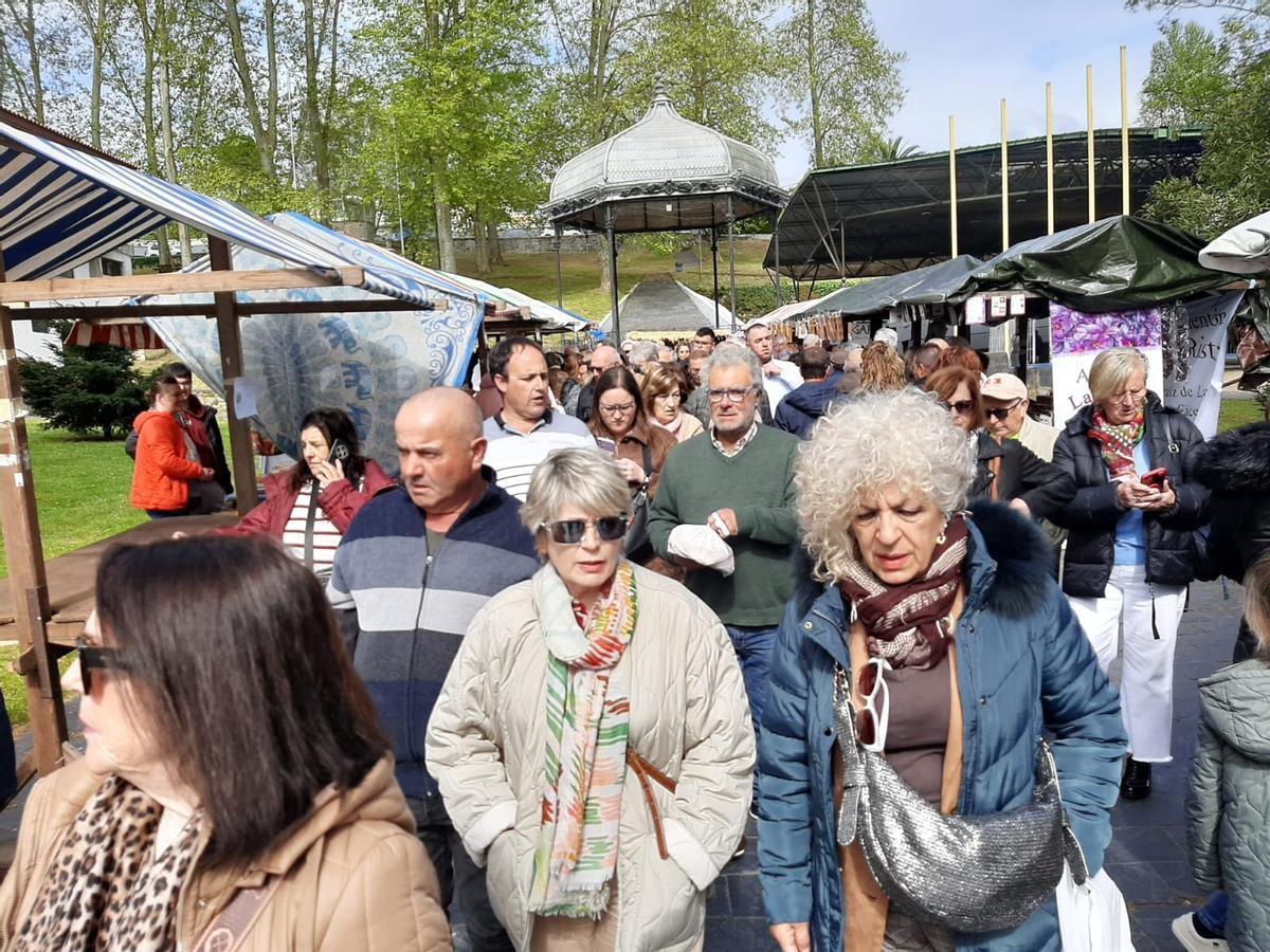 Ambiente en el Mercadón del Parque de Arriba