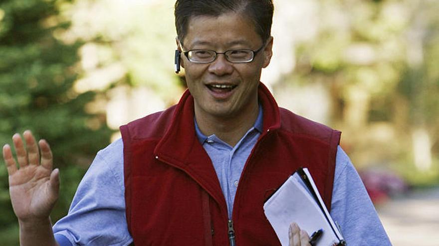 Reelección. Jerry Yang, co-fundador de Yahoo, se presenta para ser reelegido como miembro del Consejo de Administración.