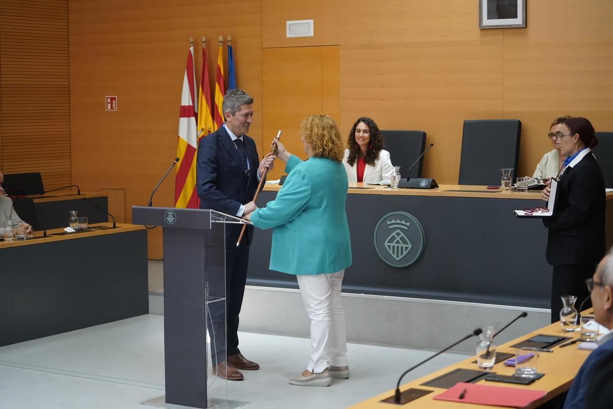 David Quirós toma posesión como alcalde de LHospitalet de Llobregat.