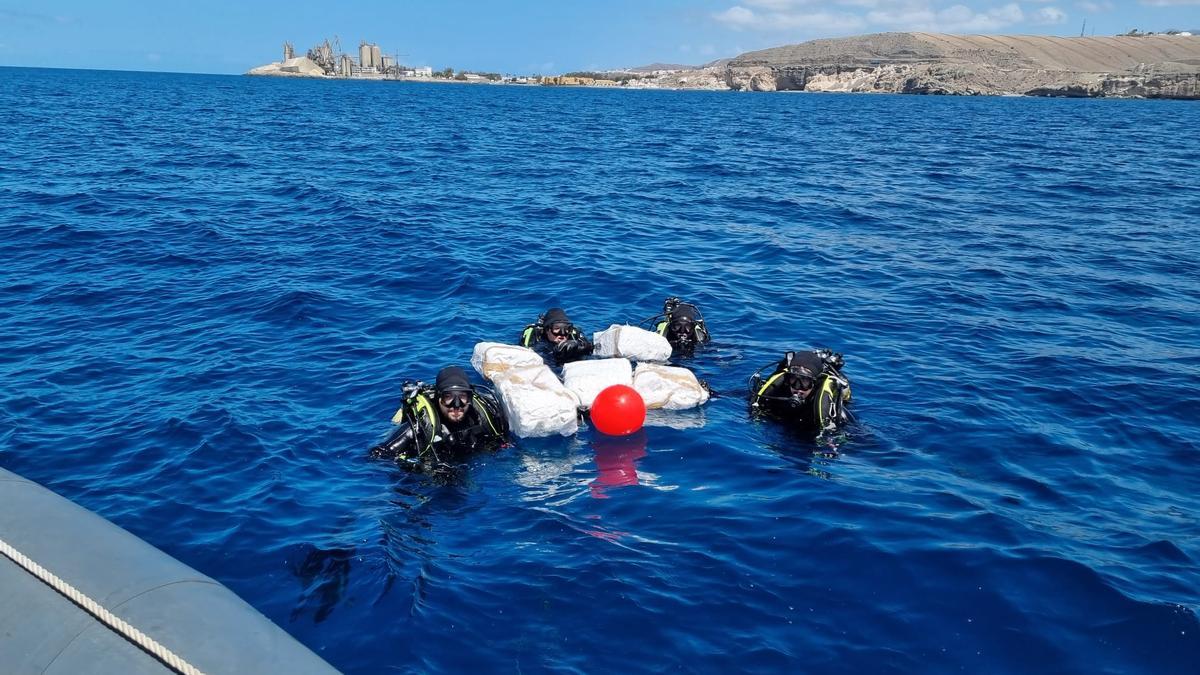 Ejercicios militares de la Armada en Pasito Blanco