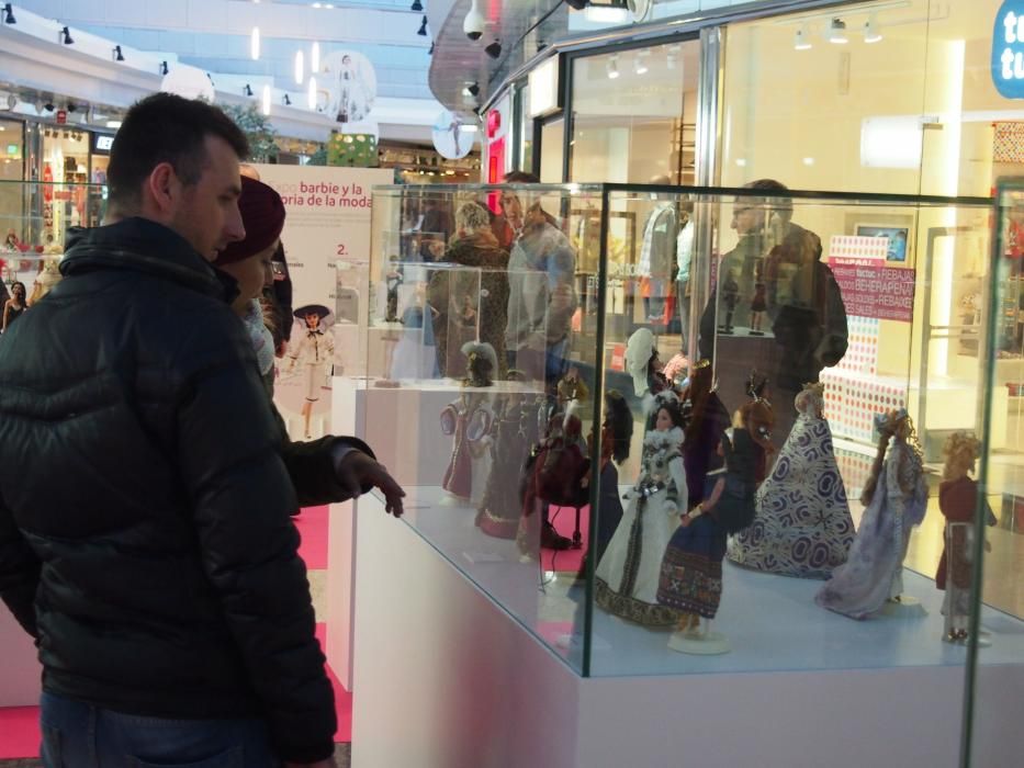 Exposición de Barbie en el centro comercial Intu Asturias