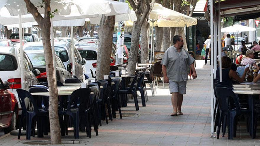 Los bonos de comida se podrán hacer efectivos en restaurantes de la ciudad, a razón de un menú de 6 euros por persona.