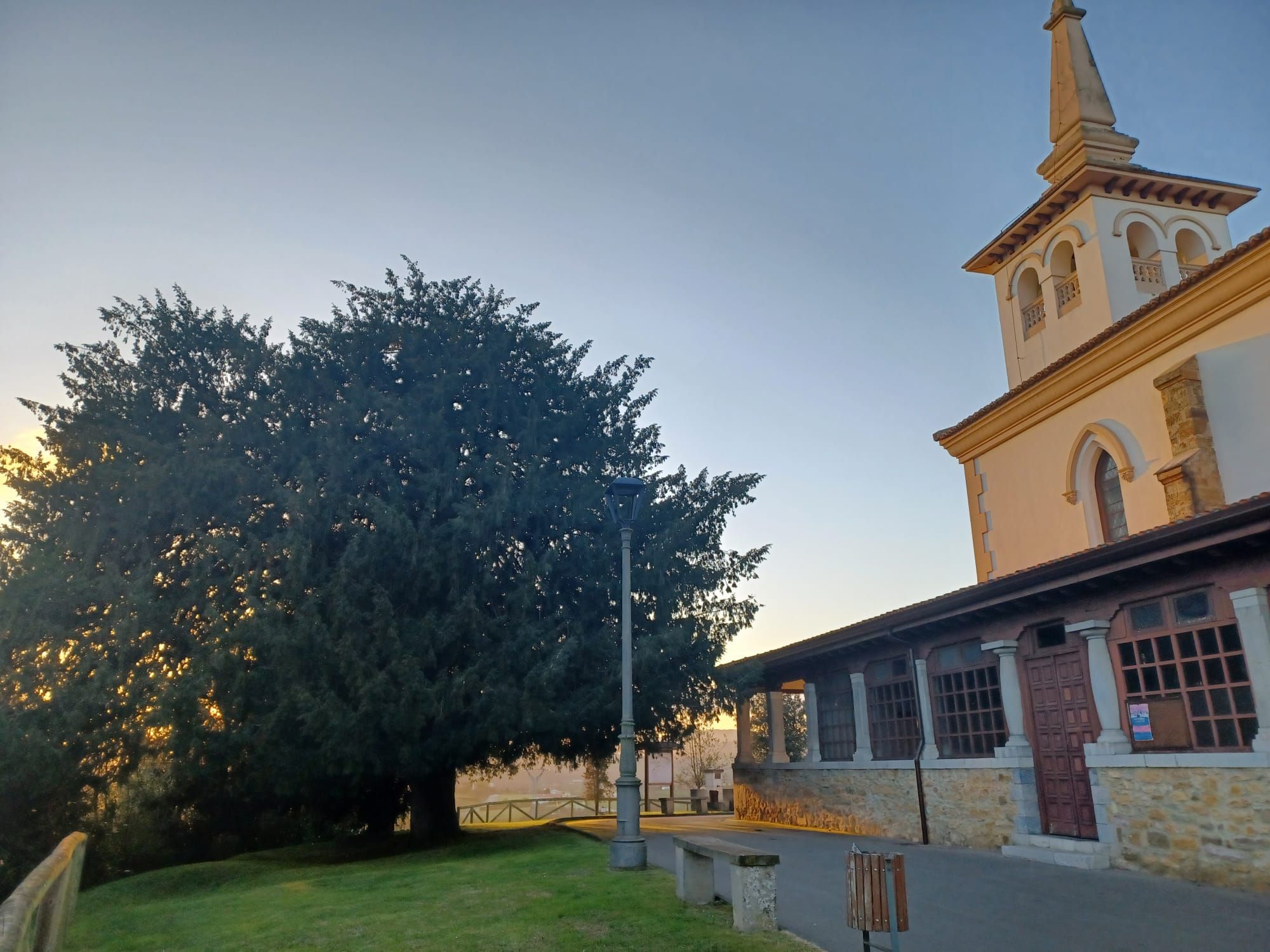 Así es San Cucao, la parroquia de los castillos y palacios de Llanera y la zona rural que más crece en población