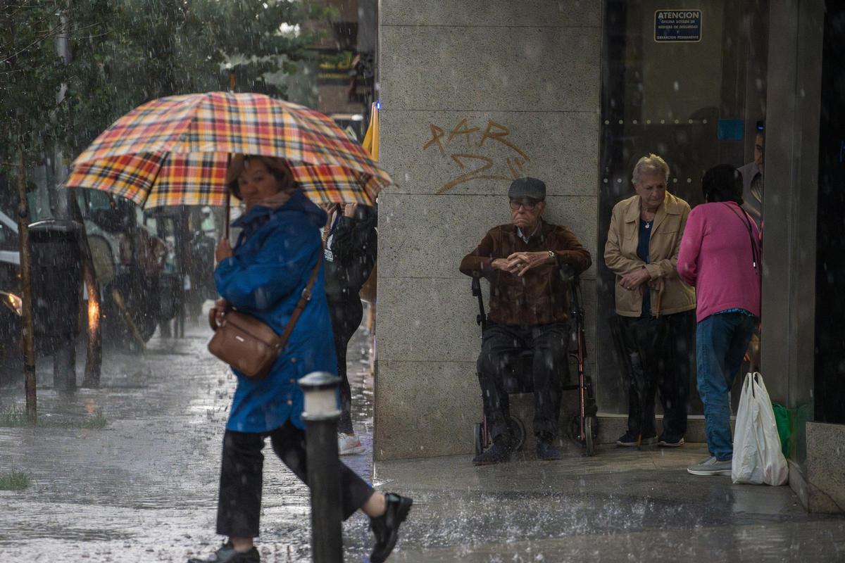 Fuertes lluvias y granizo este martes en Madrid