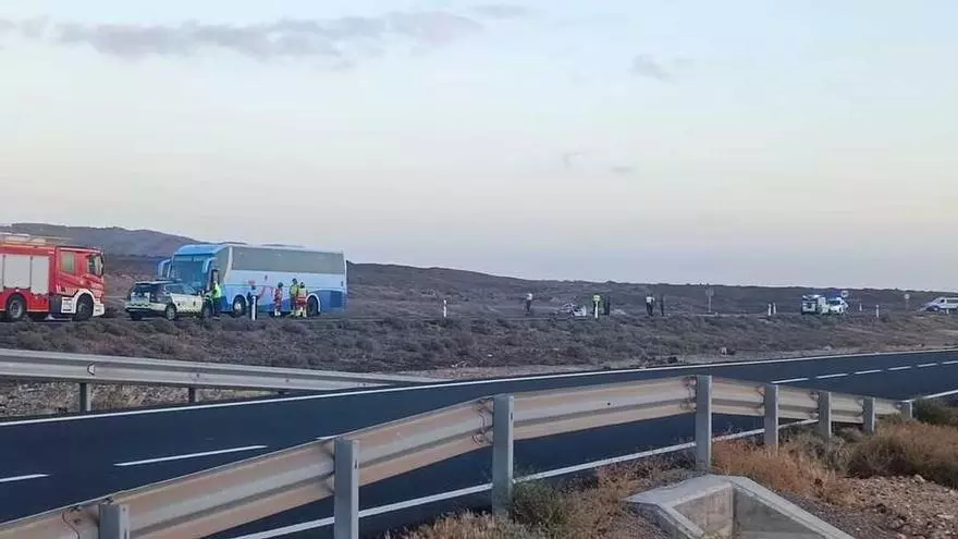 Dos fallecidos en el choque entre un turismo y una guagua en Lanzarote