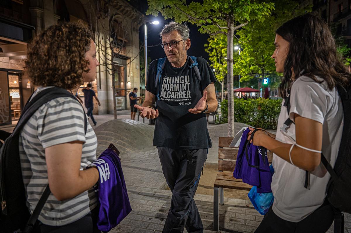 Arrels recuenta a las personas durmiendo en la calle en Barcelona