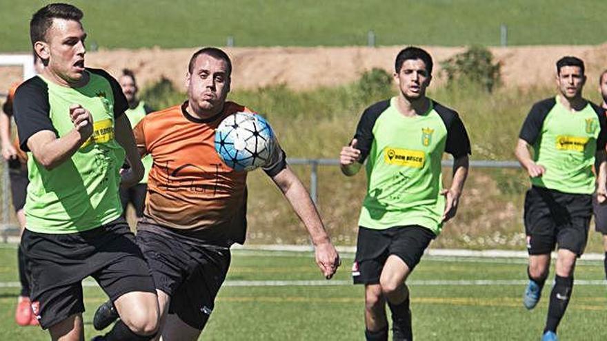 Victòria còmoda del Castellnou (4-0) abans de visitar el camp del líder