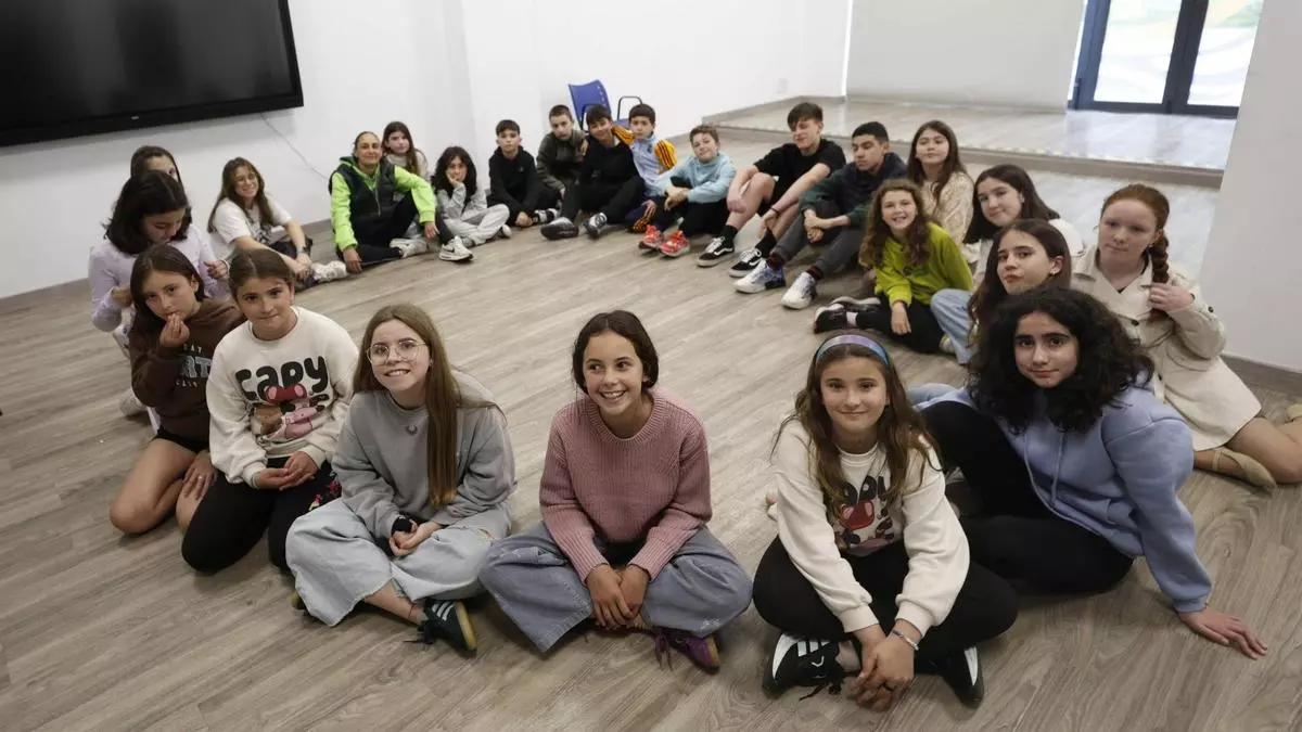 Luces, cámara y acción: Castrillón busca reparto juvenil para la campaña "Jóvenes que cuidan"