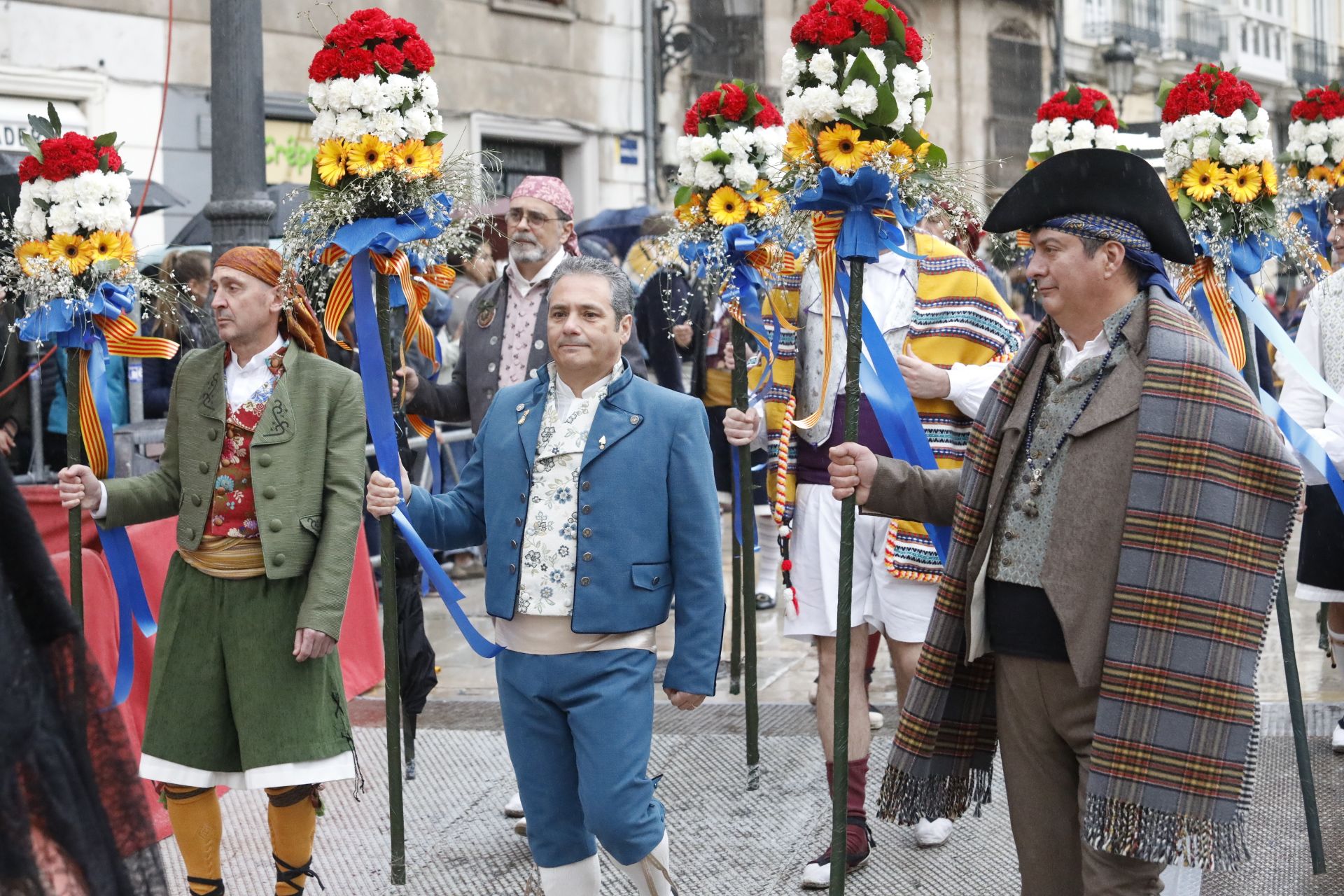 Búscate en el primer día de ofrenda por la calle de Quart (entre las 17:00 a las 18:00 horas)