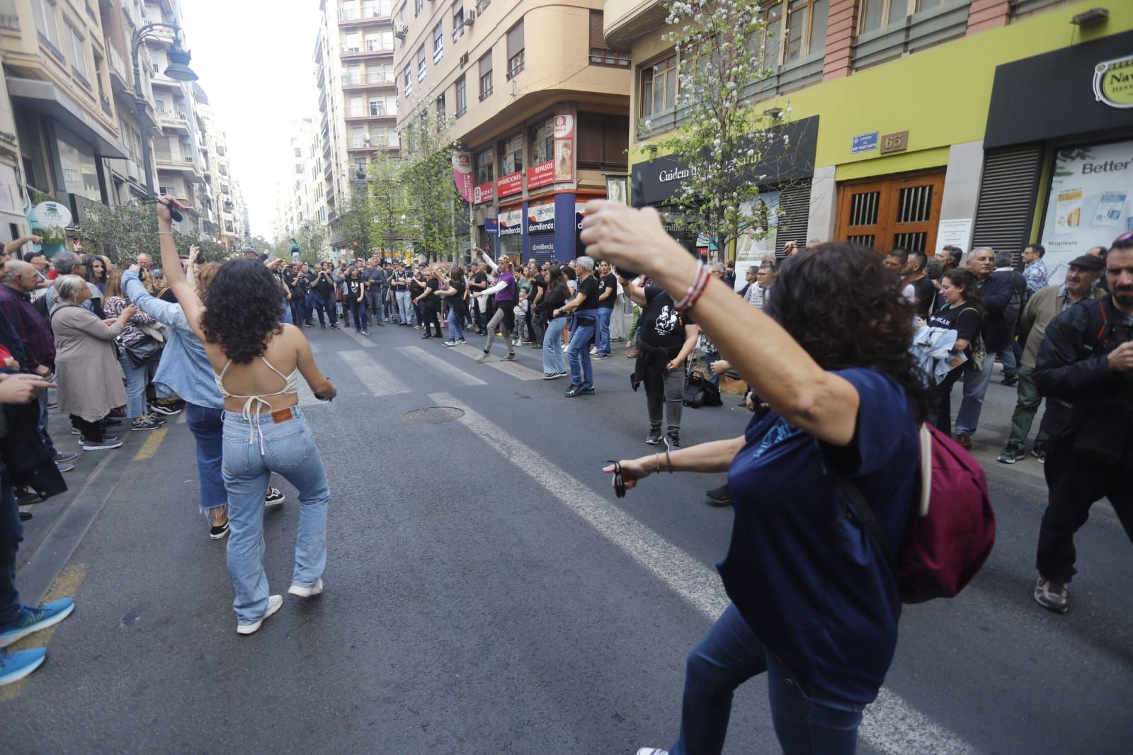 Manifestación en València para conmemorar la diada del 25 de abril