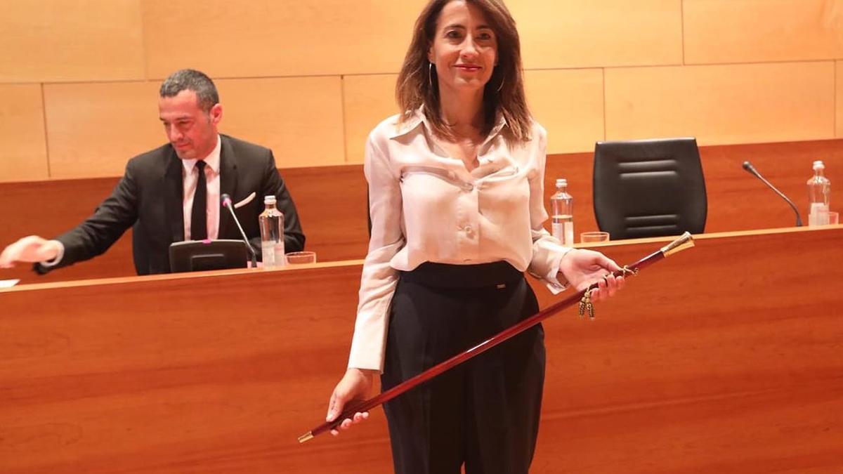 Raquel Sánchez con la vara de alcaldesa