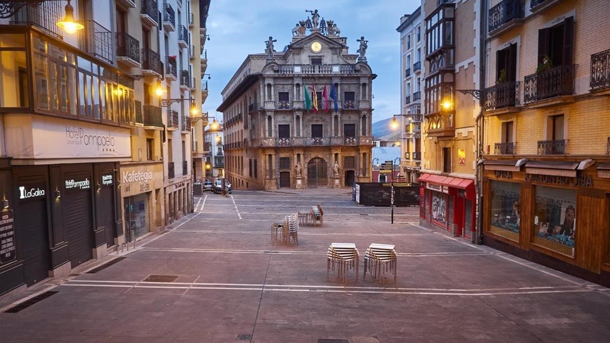 La plaza Consistorial de Pamplona, completamente vacía, el pasado 16 de abril, durante el primer estado de alarma.