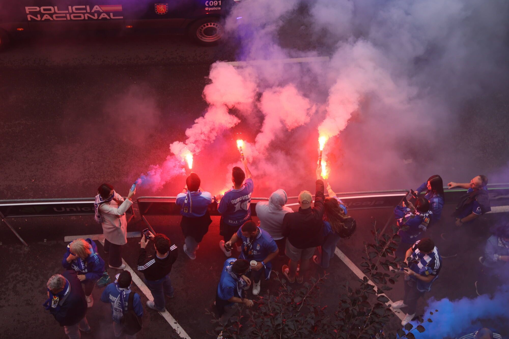 Así fue el recibimiento de la afición al Real Oviedo y toda la previa del último partido de la temporada