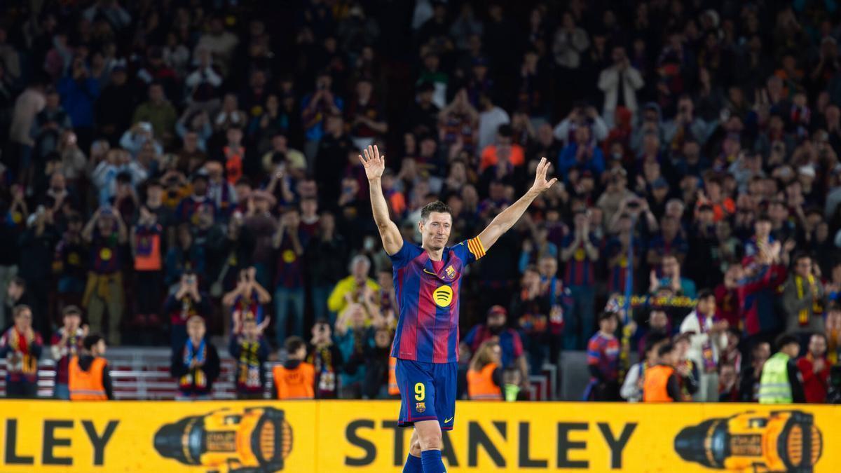 Así fue la emotiva despedida a Lewandowski en el Camp Nou