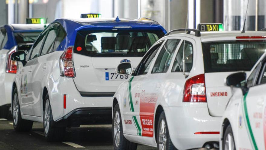 Taxis en el aeropuerto de Gran Canaria.