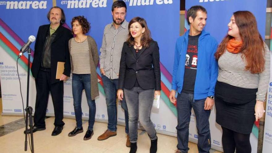 Yolanda Díaz junto a Gómez-Reino, ayer, en la presentación de los candidatos de En Marea al 20-D.