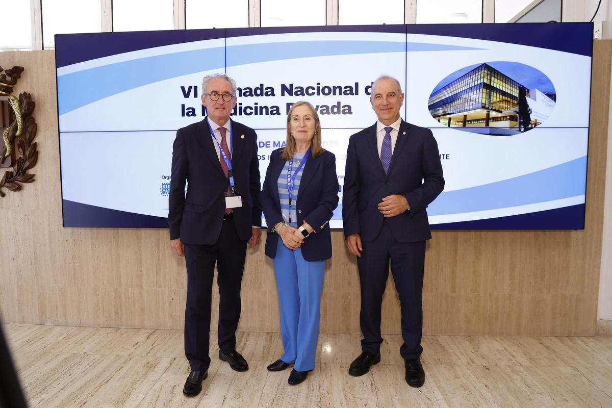 Tomás Cobo, Ana Pastor y Hermann Schwarz, este jueves en Alicante