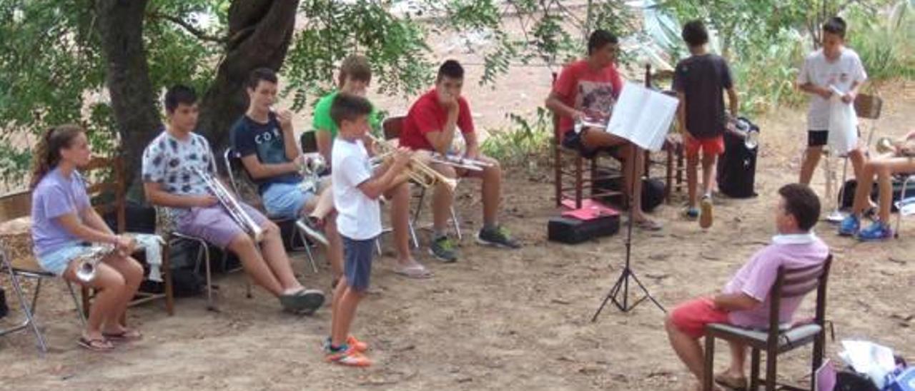 Agullent cierra las colonias del Festival de Música con un centenar de participantes