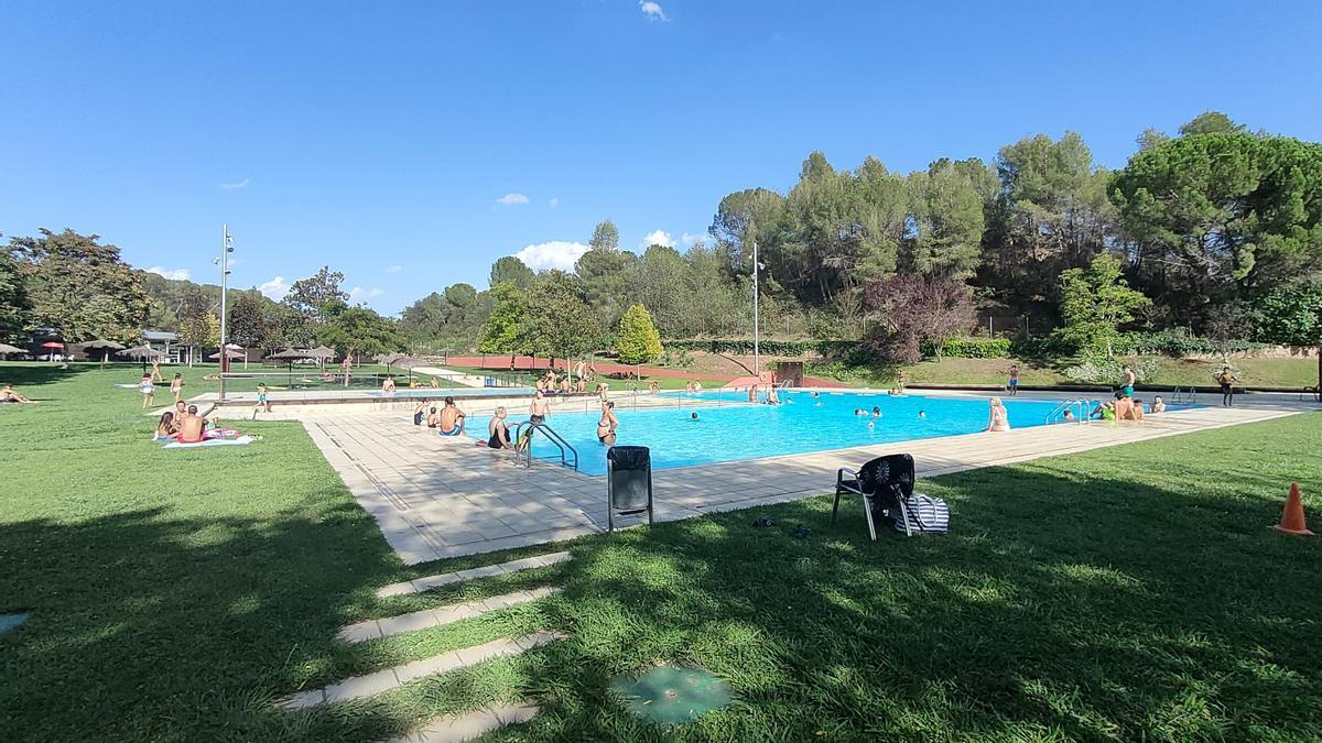 Els infants proposen instal·lar tobogans a les piscines municipals