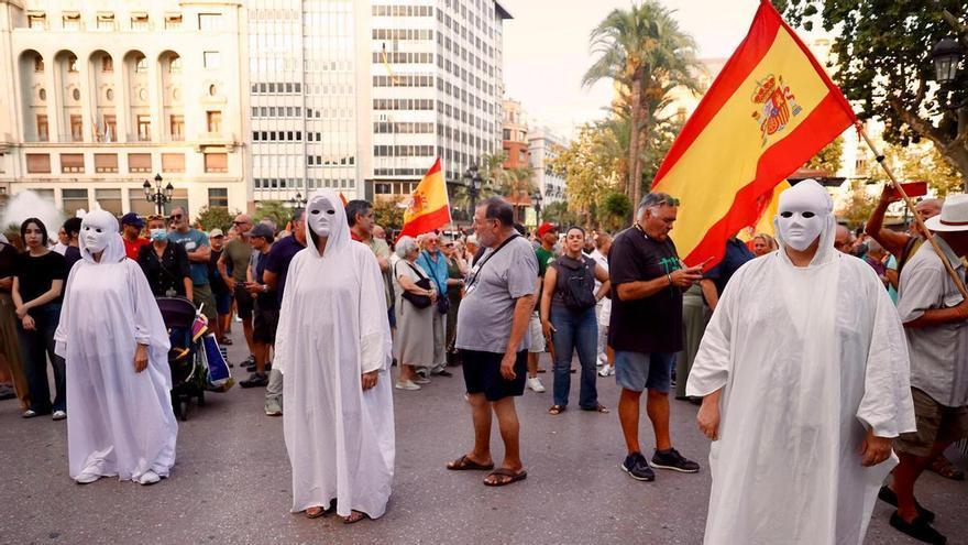 Se encuentran en València la concentración de la Coordinadora Feminista y la manifestación en apoyo a Ceuta