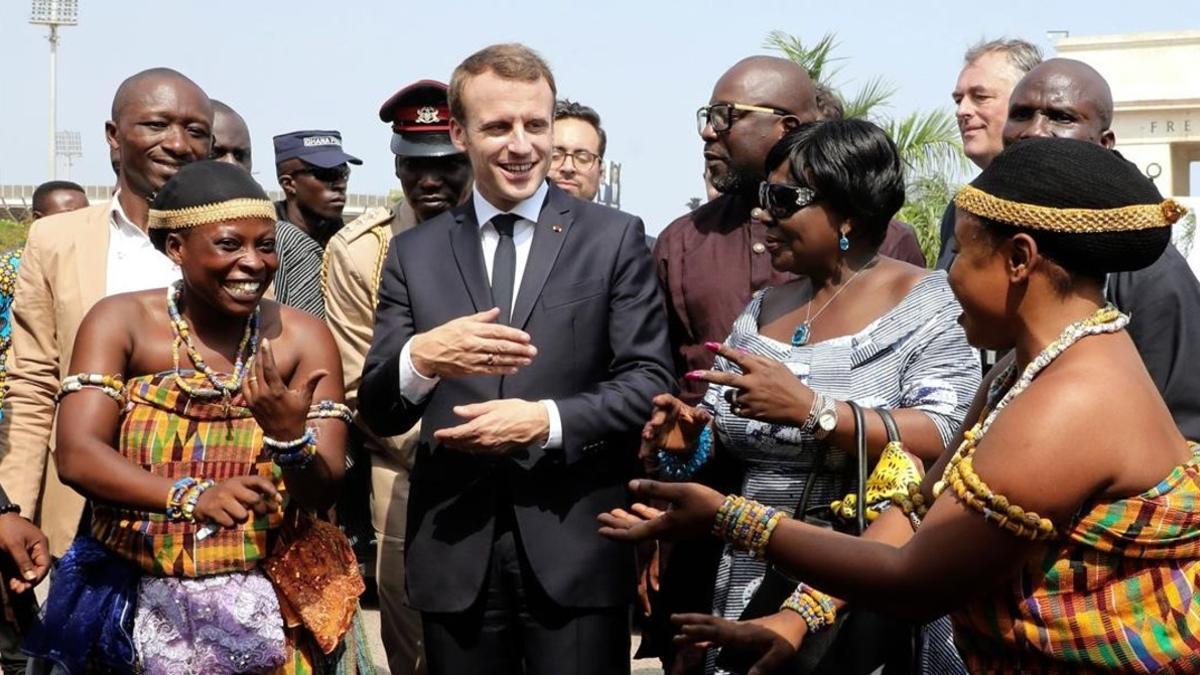 Macron aterriza en Ghana, última etapa de su gira por África